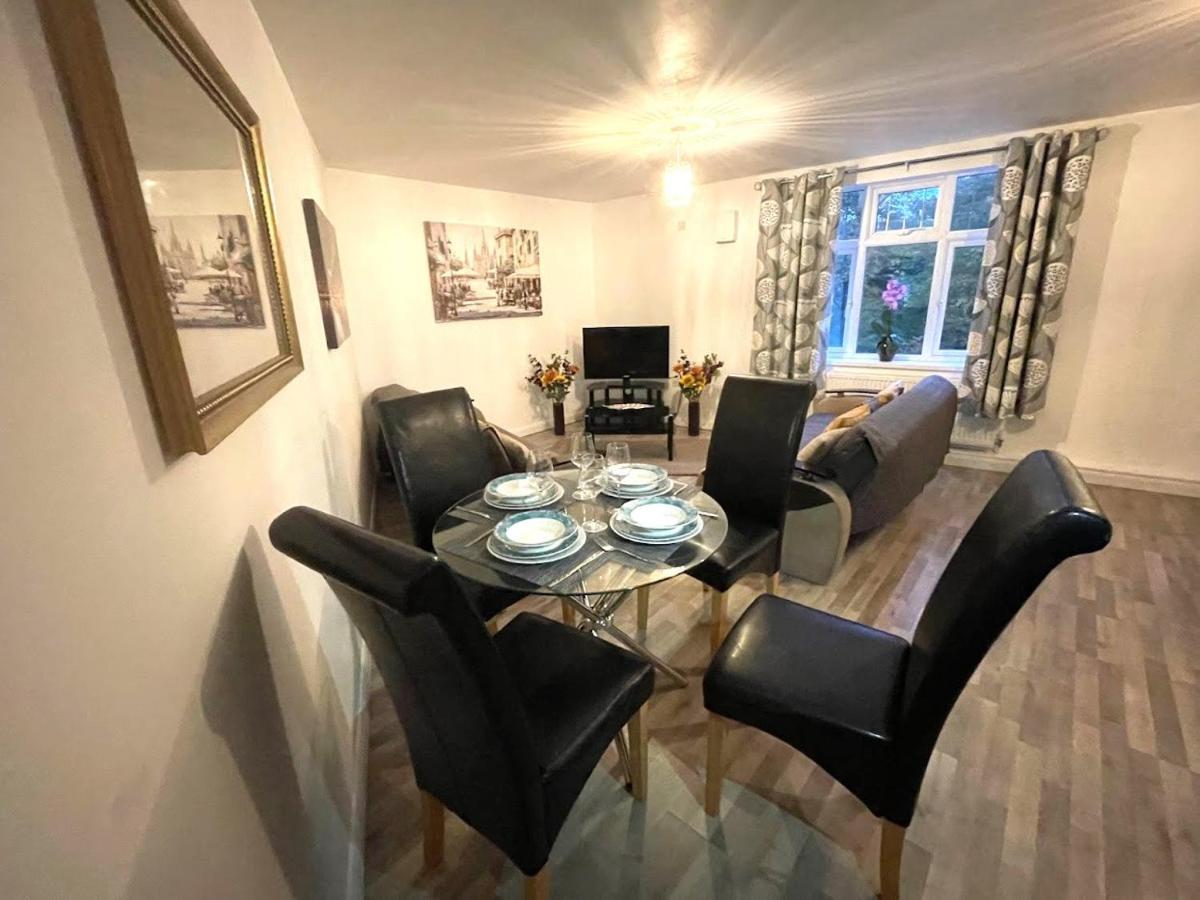 Deluxe 1-Bedroom Serviced Apartment Sleeps 4 For Short Or Long Stay Джиллингем Экстерьер фото